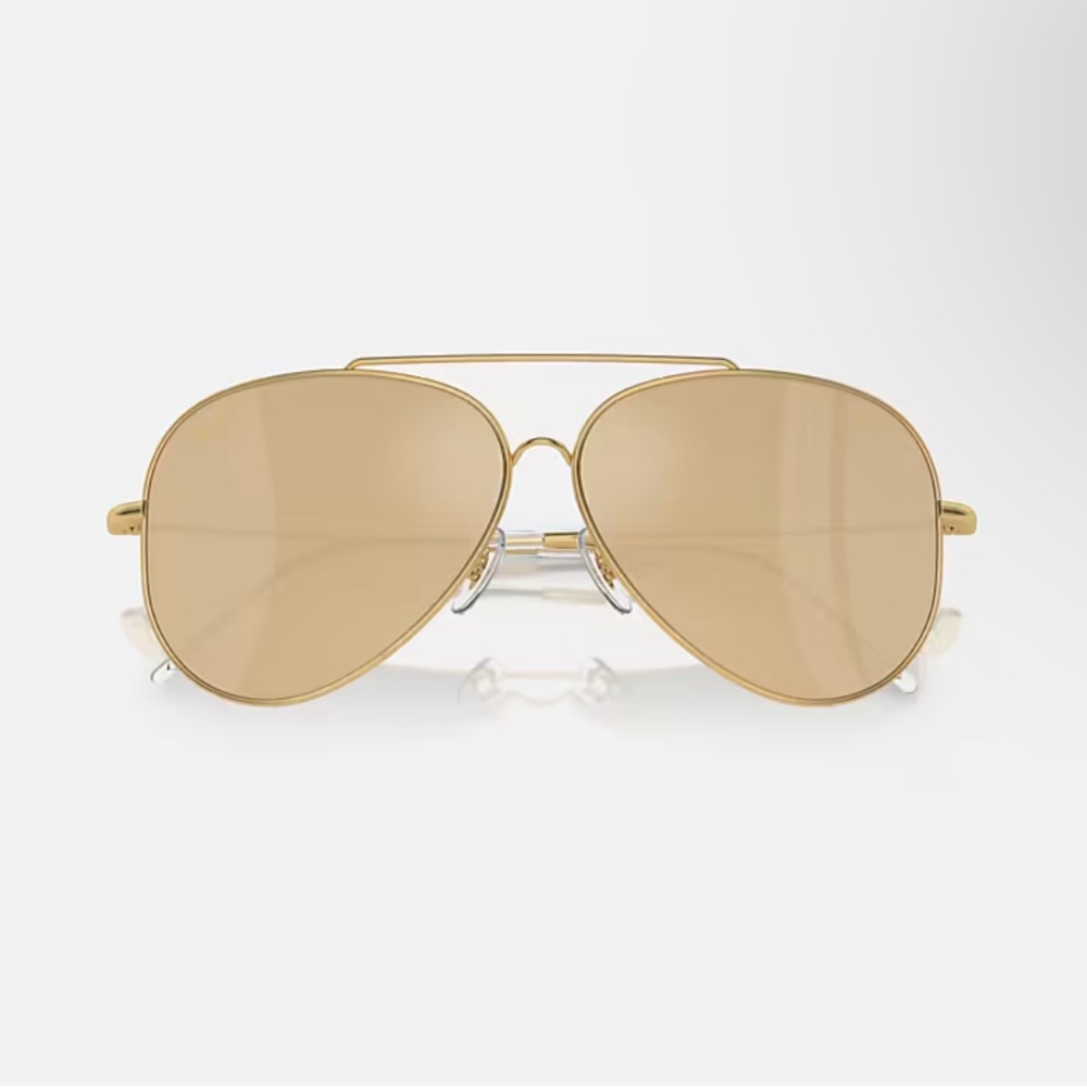 Gold Aviator Ray-Ban sunglasses